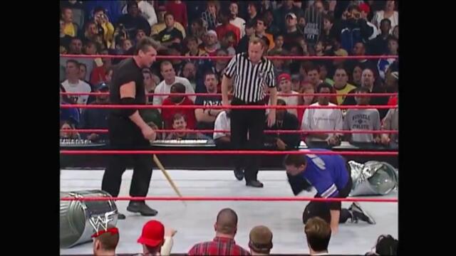 Shane McMahon vs Vince McMahon (Street Fight)