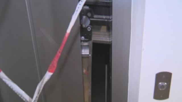 Тежък инцидент с асансьор!!! Товарен асансьор пропадна в сграда в Благоевград, има пострадали
