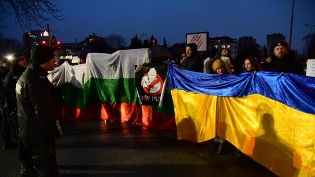 Протестите в Донецк и Луганск белязаха решението на Путин