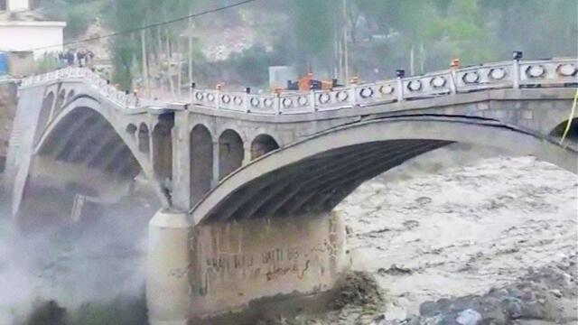 5 Massive Bridge Failures Caught On Camera