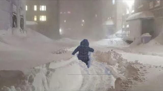 Incredible scenes from the continuous snowy chaos in Japan ! The Ice Age is coming!