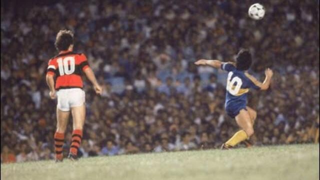Zico (Flamengo) vs Maradona (Boca Juniors) 1981 - Duelo entre os melhores do mundo no Maracanã!