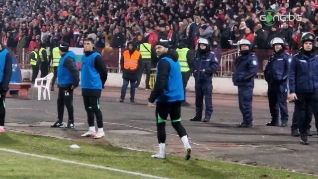 Част от репликите, които предизвикаха Спас Делев по време на ЦСКА - Лудогорец (0:1)