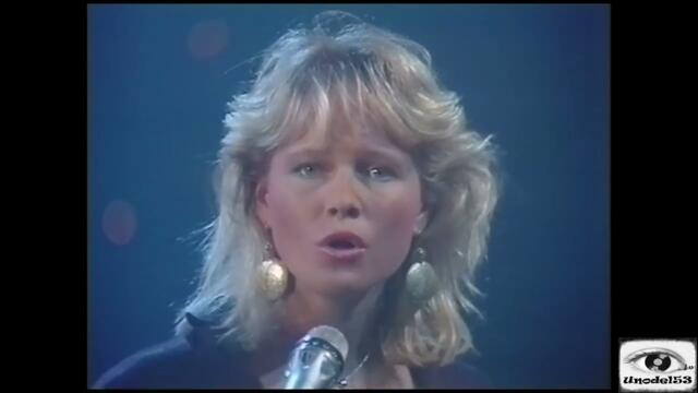 Mike Oldfield & Anita Hegerland- Moonlight Shadow (TV Suecia, 1986)