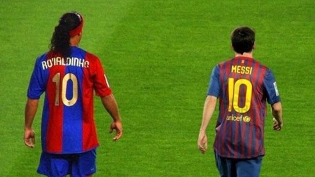 Messi vs Ronaldinho ● Who Is The Barcelona King? ||HD||
