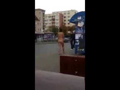 Резил! Жена се разхожда гола насред Студентски град