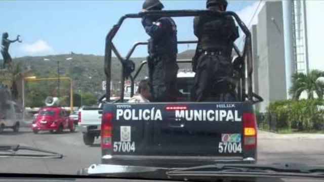 Девет души убити след касапница в мексикански затвор (видео)