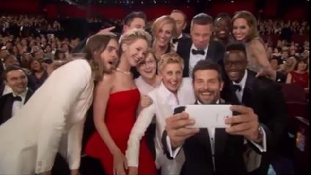 Ellen Oscar Selfie With Stars. Oscars 2014