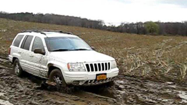 1999 Jeep Grand Cherokee Mudding