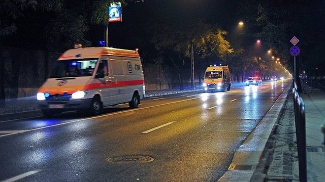 Ужасна Катастрофа в София - Кола отнесе четирима души на спирка