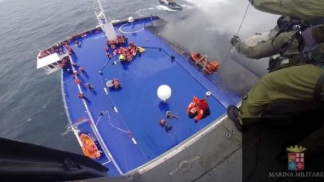 Капитанът последен напусна &quot;Норман Атлантик&quot; 7 човека загинали на горящия ферибот - Единият е грък 407 спасени