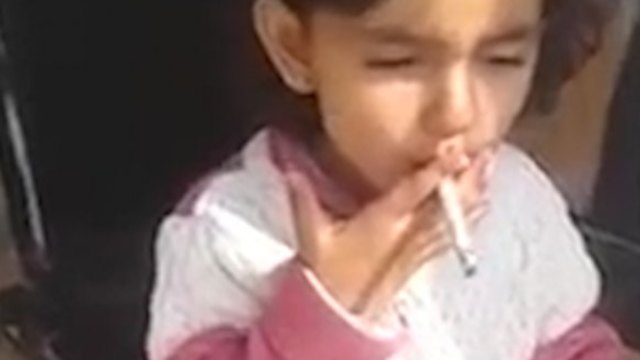 Какво твърдят родителите на детето, което пуши?