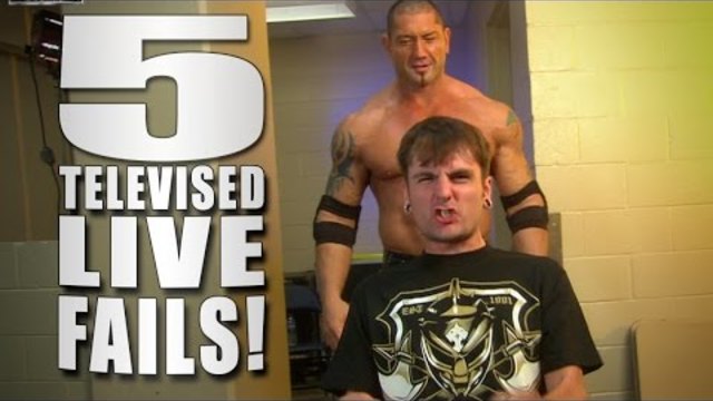 5 Live WWE TV Fails - 5 Things