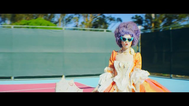 New 2015 / Grimes - Flesh without Blood_Life in the Vivid Dream _ Music Video