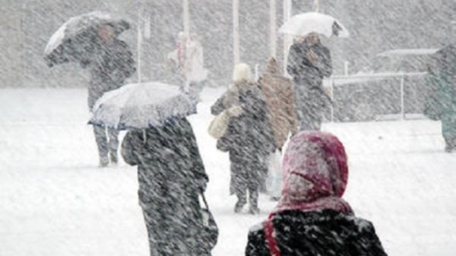 Утре идват студ и мразовит вятър - Жълт код за опасно време в половин България в сряда