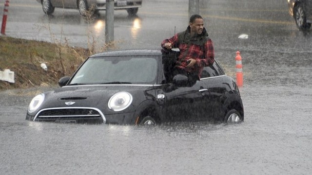 Бури от явлението Ел Ниньо потопиха части от Калифорния под вода