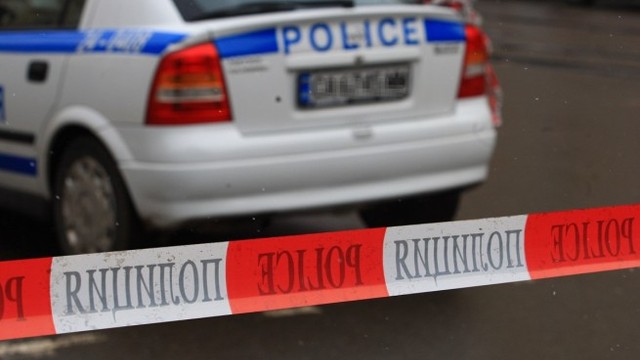 Разследват нападението с нож над ученик в София
