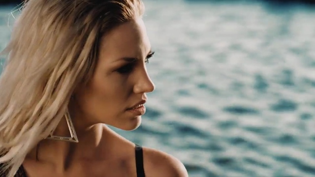 Гръцка Премиера / Sasa ft Giannis Sofillas - Στην Παραλία (Dj Terry mix) I Official Video Clip 2016