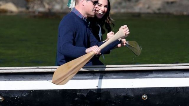 Вижте как принц Уилям и Кейт се качиха на кану в спортна форма