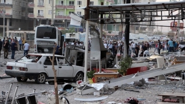Експлозия в Турция Диарбекир (04.11.2016) - 7 души убити ! Breaking News: Explosion in Turkish city of Diyarbakir
