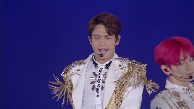 SHINee – Everybody _ SHINee WORLD 2014 I'm Your Boy  Special Edition in TOKYO DOME ver.