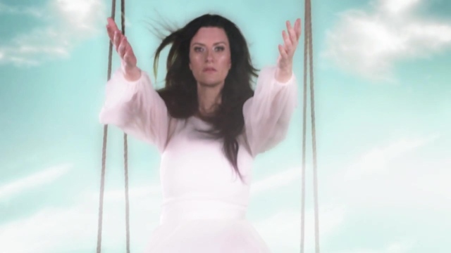 Laura Pausini - Sono solo nuvole (2017 Official Video)