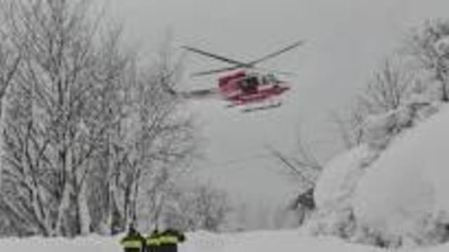 Хеликоптер със спасители се разби в Италия, загинали са шестима души