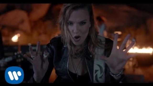 Силна Halestorm - "I Am The Fire" [Official Video]