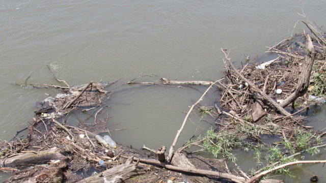 Опасност от наводнение 29.03.2018 от скъсани диги на река Русенски Лом