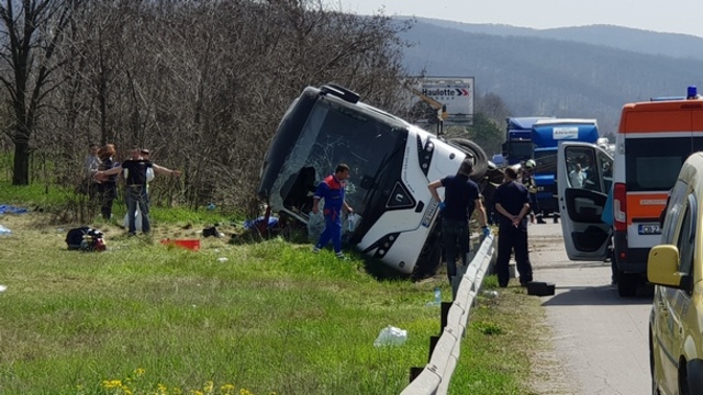 Пътнически автобус катастрофира -10 души са загинали в катастрофата на АМ "Тракия" (ВИДЕО)