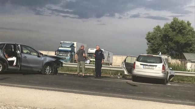 Кой причини автомелето с 8 ранени край Пловдив - Според очевидци е жена