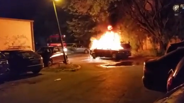 Горяща кола в Пловдив едва не подпали жилищен блок тази нощ