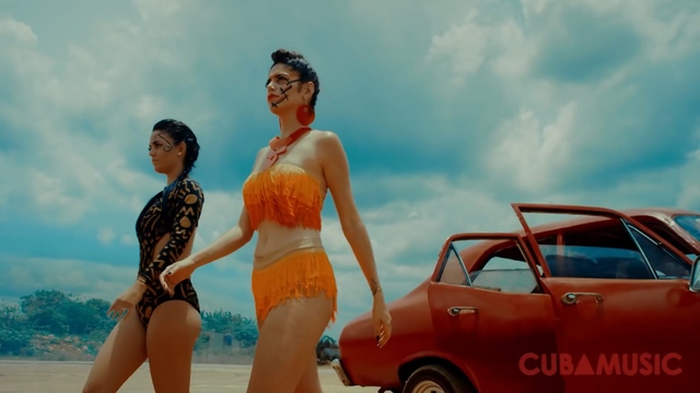 NEW! Mariana y La Makynaria-  *Toqueteo* [Official Video] Urbana Cubana 2019