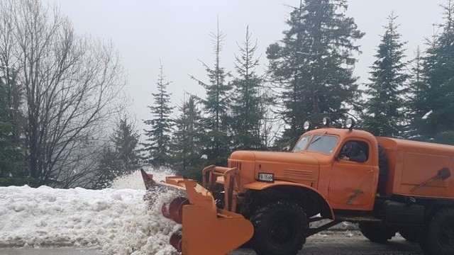 Военни чистят снега в Смолянско! Армията се включи в разчистването на пътищата в Смолянско