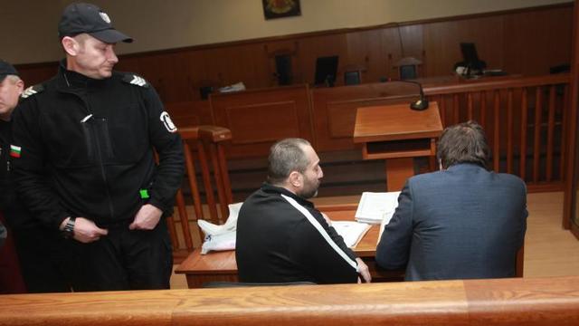 Димитър Желязков-Митьо Очите трябва да остане в ареста - Митьо Очите кървял в съда, магистратите го оставиха в ареста