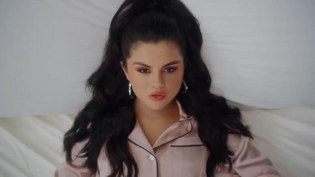 NEW! J Balvin Y Benny Blanco Ft. Tainy Y Selena Gomez - *I Can't Get Enough* (Official Music Video)