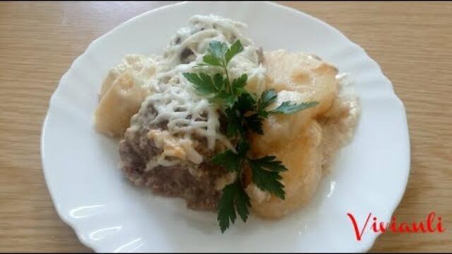 Кюфтета с картофи и заквасена сметана