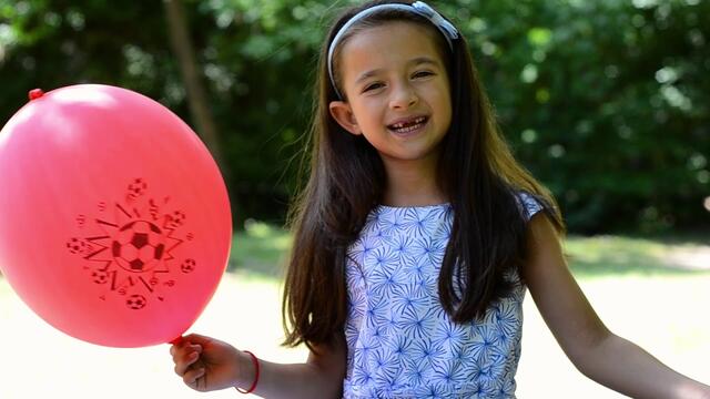 Вики - Вокална група "Мики  Маус" - "Балонче хвърковато"