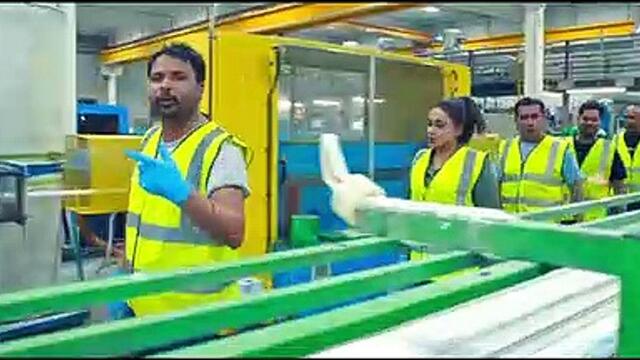 Chal Mera Putt (Заглавна песен) |