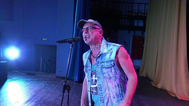 Валерий Палаускас  -  РАДУЮСЬ