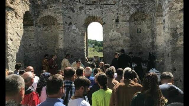 Служба в Потопената църква