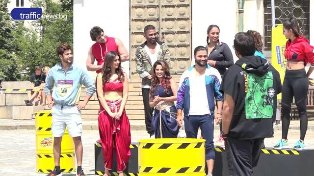 Индийско шоу пред "Ал. Невски"