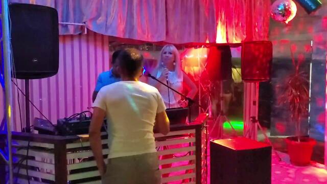 Айдер Кучук и Лаура Дедович  -   Ждет тебя грузин!