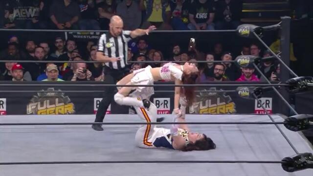 Еми Сакура срещу Рихо (ш) - Мач за AEW женската титла (AEW: Бойно снаряжение)