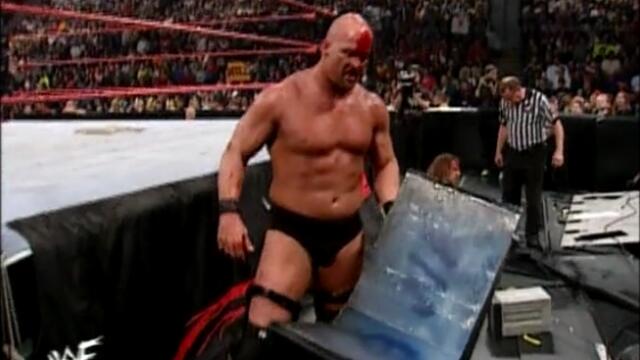 Triple H vs Stone Cold Steve Austin (Two-out-of-three-falls match) 2/2