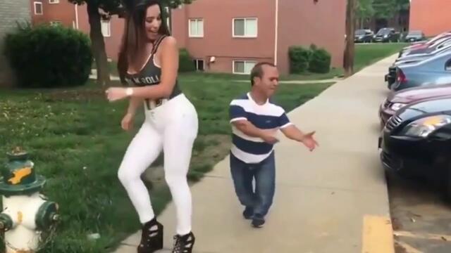 Наверное всю жизнь я буду вспоминать ту первую любовь