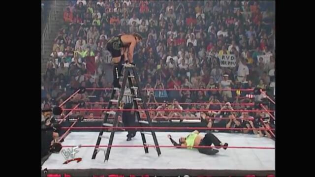 Rob Van Dam vs Matt Hardy (WWF Hardcore Championship)
