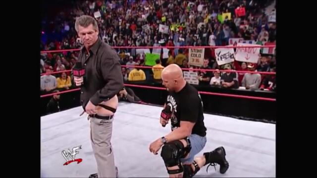Stone Cold and Vince McMahon Kiss my Ass club (Raw 26.11.2001)