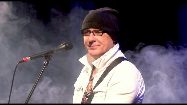 Валерий Палаускас  -  НАС ЗАКРУЖАТ ЛИСТЬЯ ЖЁЛТЫЕ