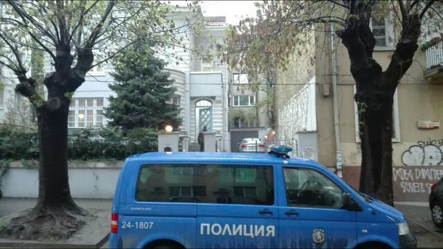 Полицаи обискират дома на Десислава Николова